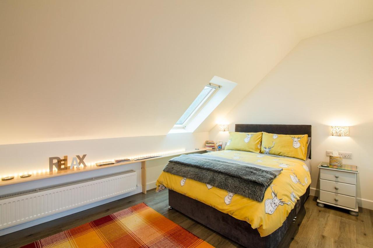 Allt Mor Rentals - Chalet With Hot Tub, And Studio Apartment No Hot Tub Roybridge Zewnętrze zdjęcie