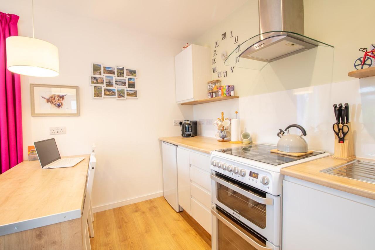 Allt Mor Rentals - Chalet With Hot Tub, And Studio Apartment No Hot Tub Roybridge Zewnętrze zdjęcie